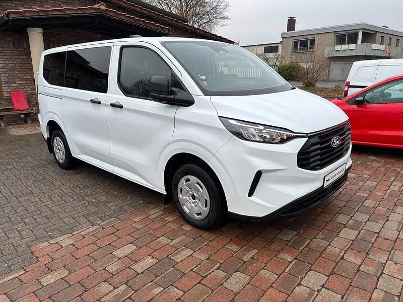Weiß Gebraucht 2024 Ford Transit Custom Limousine | 34.948 € (Superpreis) - Bild 1/4