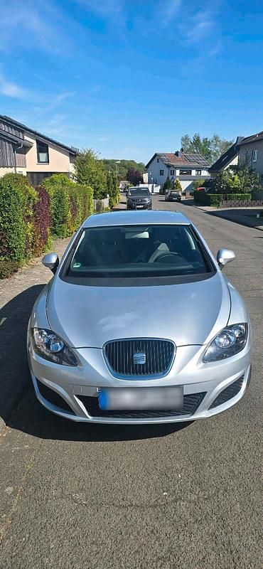 Second-hand Seat Leon 102 CP (75 kW) 2010 Argintiu Hatchback