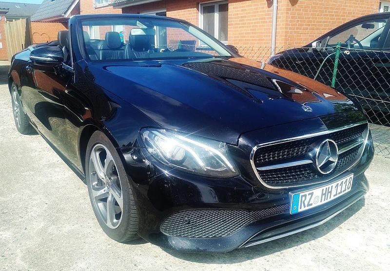 Gebraucht Mercedes E220 194 PS (142 kW) 2017 Schwarz Cabrio