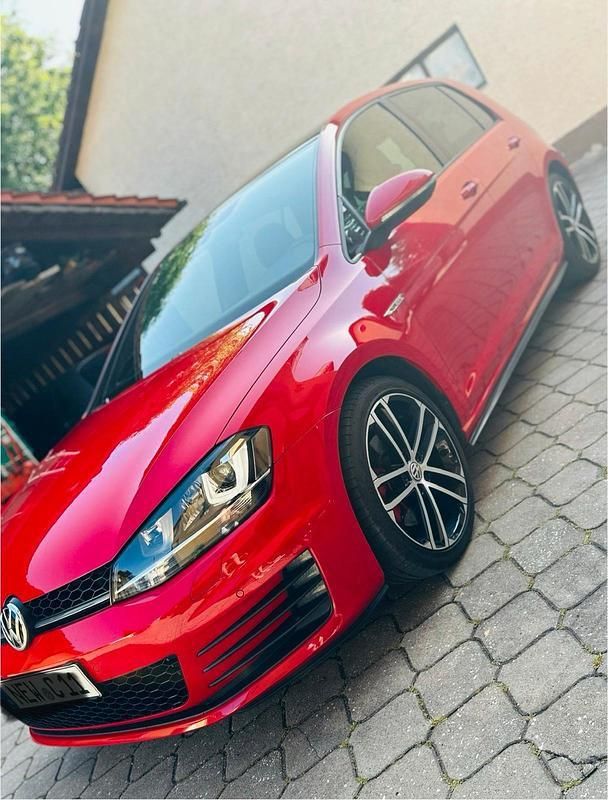 Rot Gebraucht 2015 VW Golf VII GTD Limousine | 13.499 € (Etwas zu teuer) - Bild 1/4