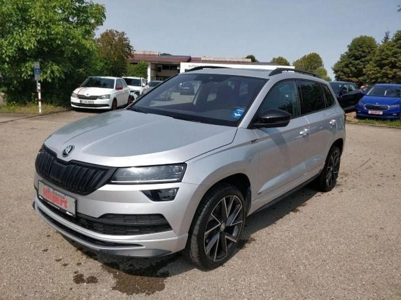 Gebraucht Skoda Karoq SportLine 150 PS (110 kW) 2021 Brilliantsilber metallic (metallic) SUV