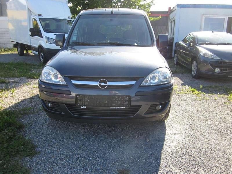 Grau Gebraucht 2010 Opel Combo Van / Kleinbus | 2.400 € (Etwas zu teuer) - Bild 1/4