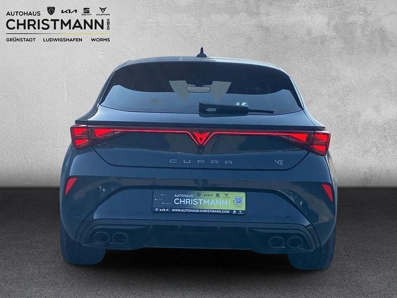 Neu Cupra Leon VZ 300 PS (220 kW) 2025 Blau Limousine