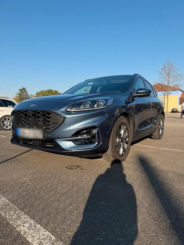 Gebraucht Ford Kuga ST 150 PS (110 kW) 2022 Blau SUV