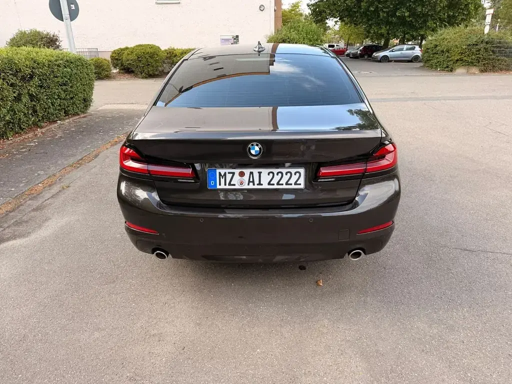 Gebraucht BMW 520 Sport Line 190 PS (139 kW) 2017 Braun Limousine