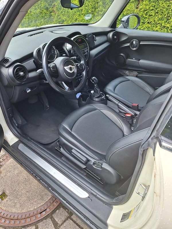 Gebraucht Mini Cooper 136 PS (100 kW) 2016 Weiß Kleinwagen