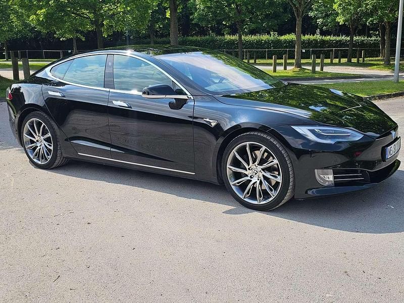 Solid black Gebraucht 2019 Tesla Model S Limousine | 23.990 € (Fairer Preis) - Bild 1/4