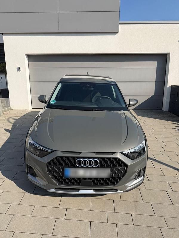 Gebraucht Audi A1 S-Line 95 PS (69 kW) 2024 Grau SUV