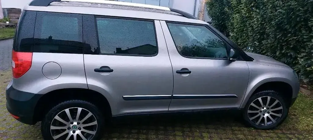 Gebraucht Skoda Yeti 105 PS (77 kW) 2012 Andere farben SUV
