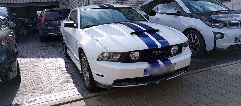 Gebraucht Ford Mustang 309 PS (227 kW) 2011 Weiß Coupé