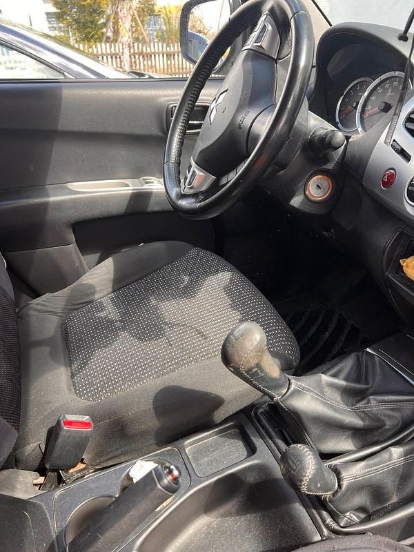 Gebraucht Mitsubishi L200 178 PS (130 kW) 2015 Silber Pickup