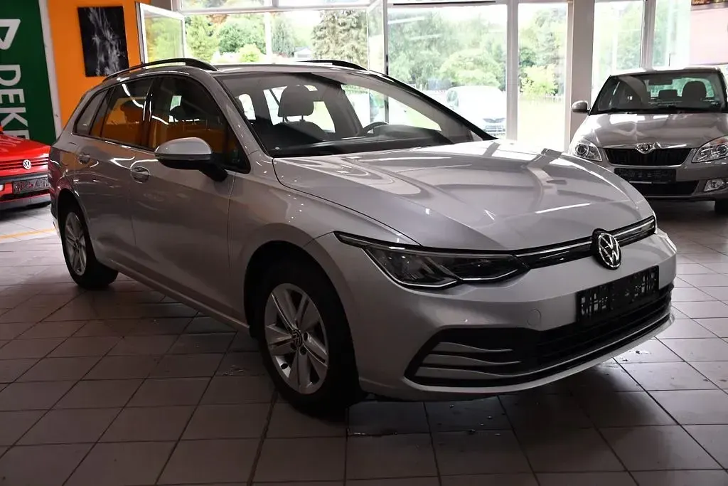 Gebraucht VW Golf VIII Life 116 PS (85 kW) 2022 Silber Kombi