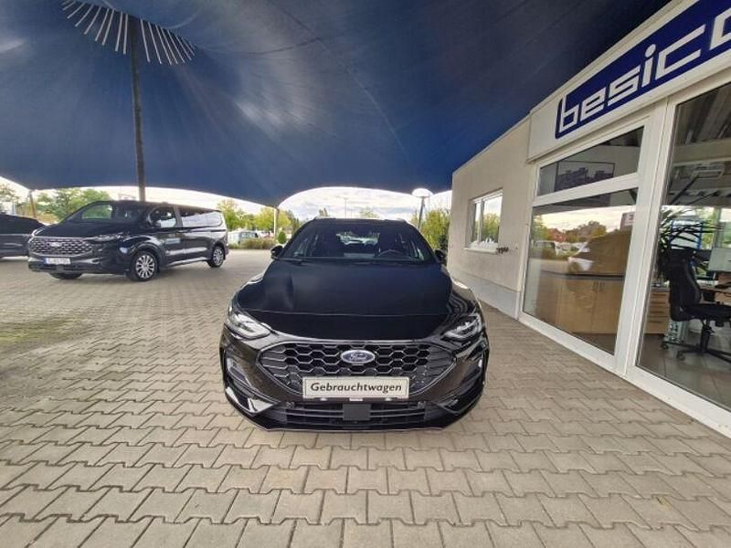 Gebraucht Ford Focus ST-Line X 125 PS (91 kW) 2023 Obsidianschwarz metallic Kombi