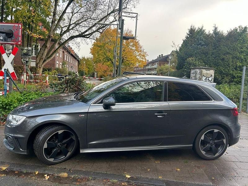 Grau Gebraucht 2014 Audi A3 S-Line Coupé | 8.500 € (Guter Preis) - Bild 1/4