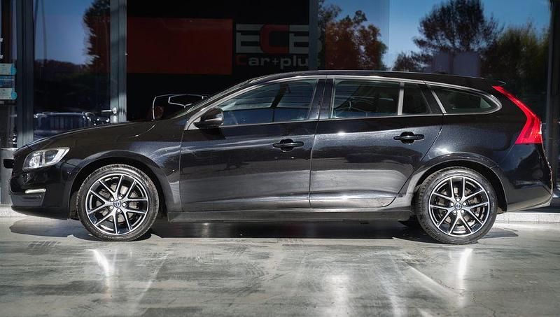 Gebraucht Volvo V60 190 PS (139 kW) 2017 Schwarz Kombi