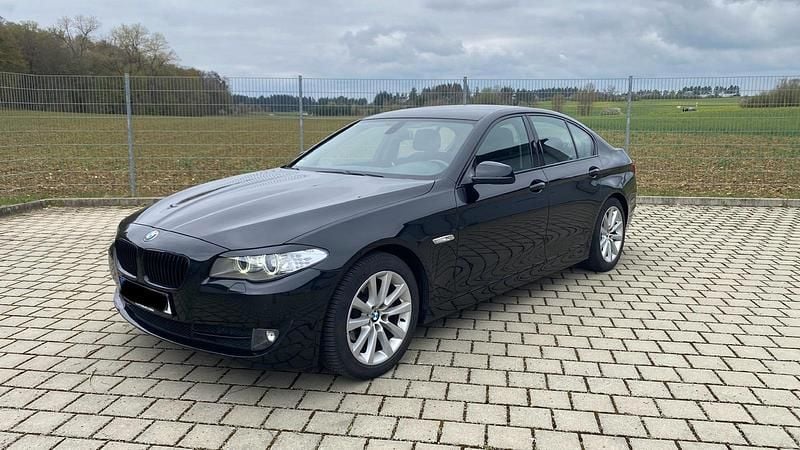 Second-hand BMW 520 Efficient Dynamics 184 CP (135 kW) 2011 Negru Berlinǎ