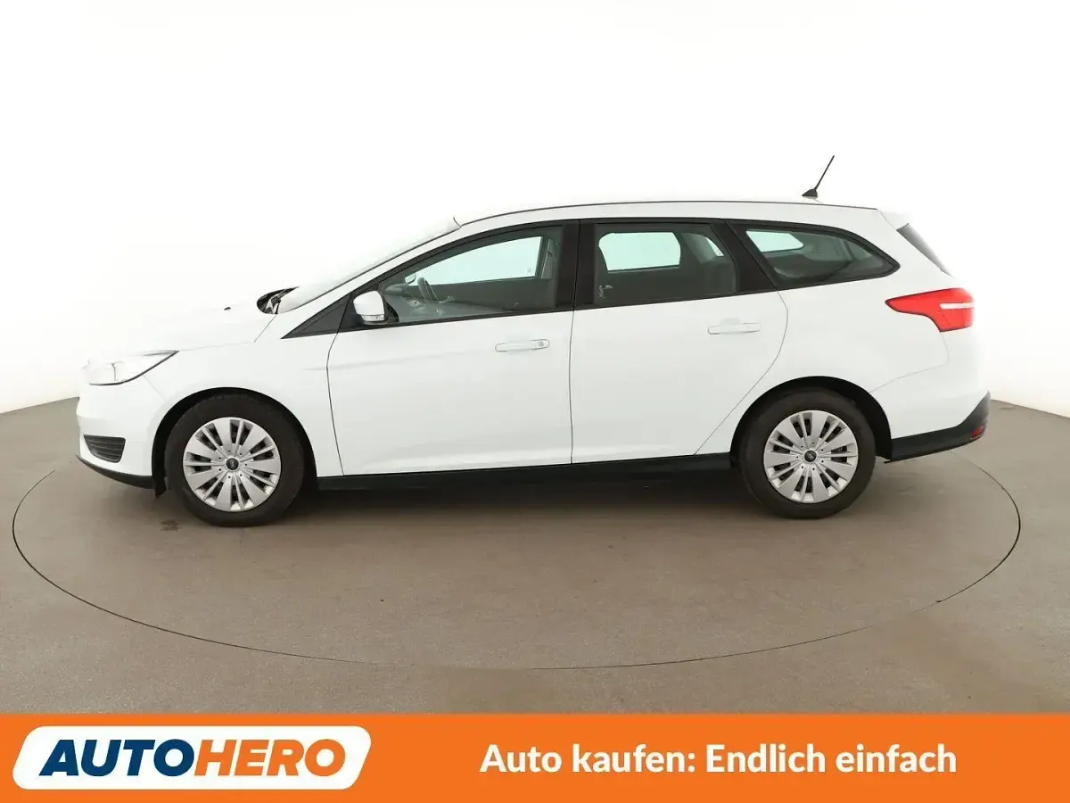 Gebraucht Ford Focus Trend 101 PS (74 kW) 2018 Weiß Kombi