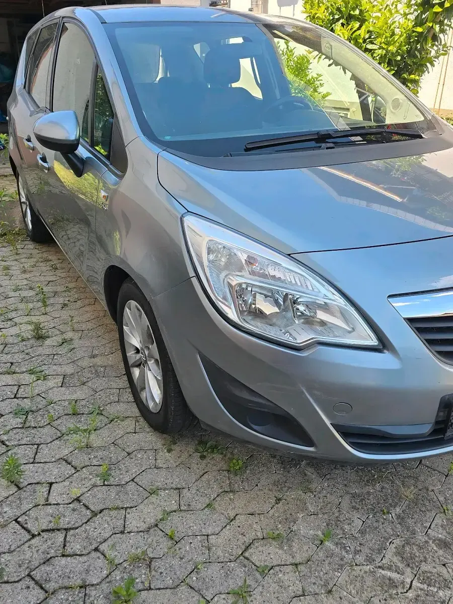 Gebraucht Opel Meriva 120 PS (88 kW) 2013 Silber Van / Kleinbus