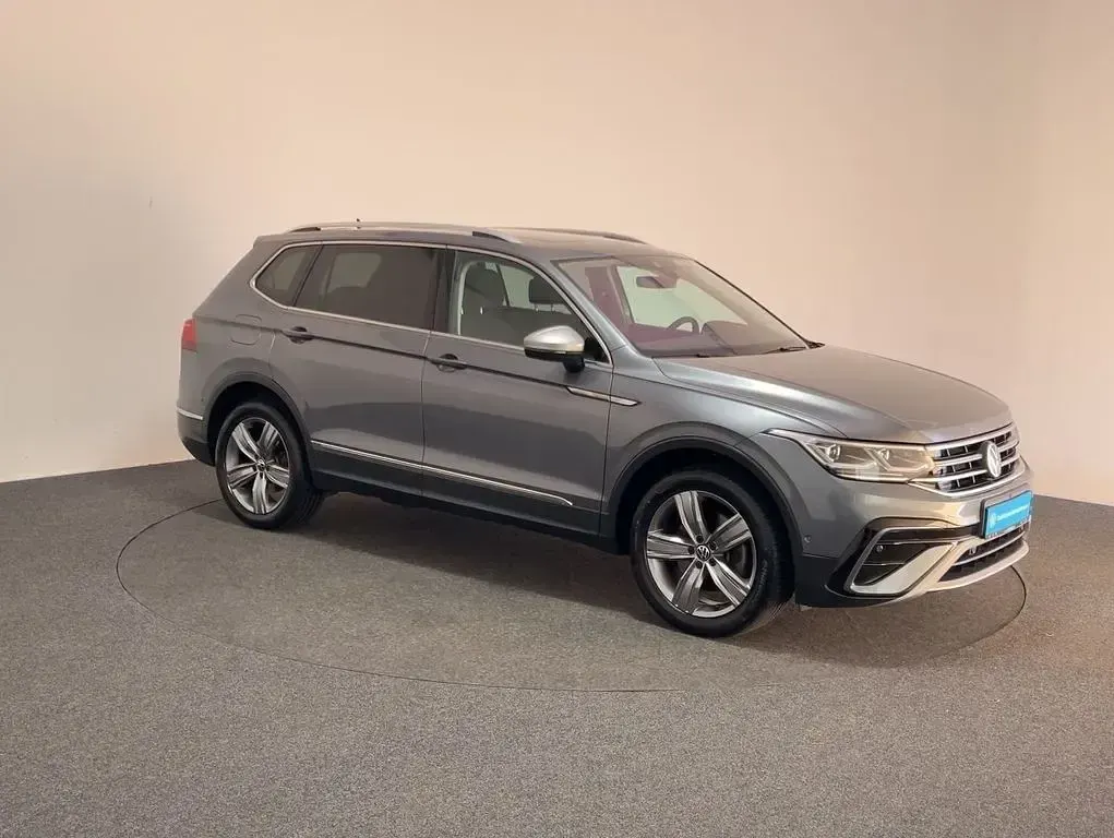 Gebraucht VW Tiguan Allspace Elegance 245 PS (180 kW) 2022 Grau SUV