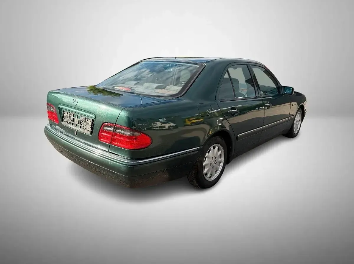 Brugt Mercedes E200 Elegance 136 HK (100 kW) 1999 Grøn Sedan