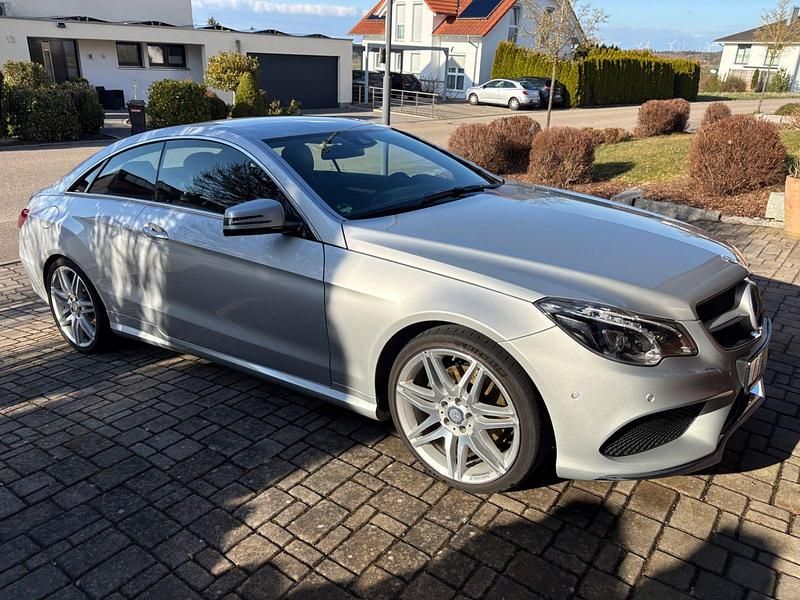 Gebraucht Mercedes E350 AMG 306 PS (225 kW) 2014 Silber Coupé