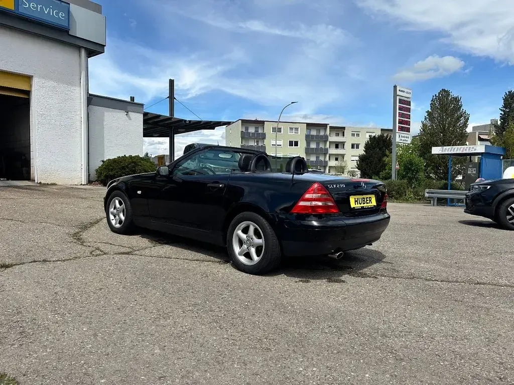 Second-hand Mercedes SLK200 136 CP (100 kW) 2000 Negru Cabrio