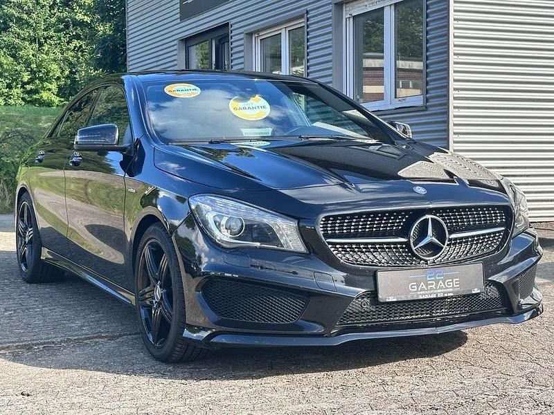 Schwarz Gebraucht 2015 Mercedes CLA250 Limousine | 19.100 € (Superpreis) - Bild 1/4