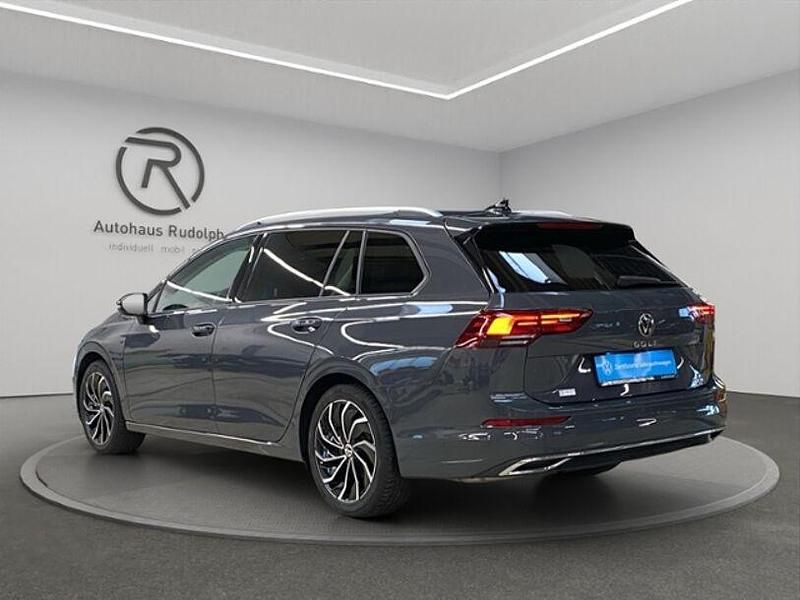 Gebraucht VW Golf VIII Move 150 PS (110 kW) 2024 Delfingrau metallic (metallic) Kombi