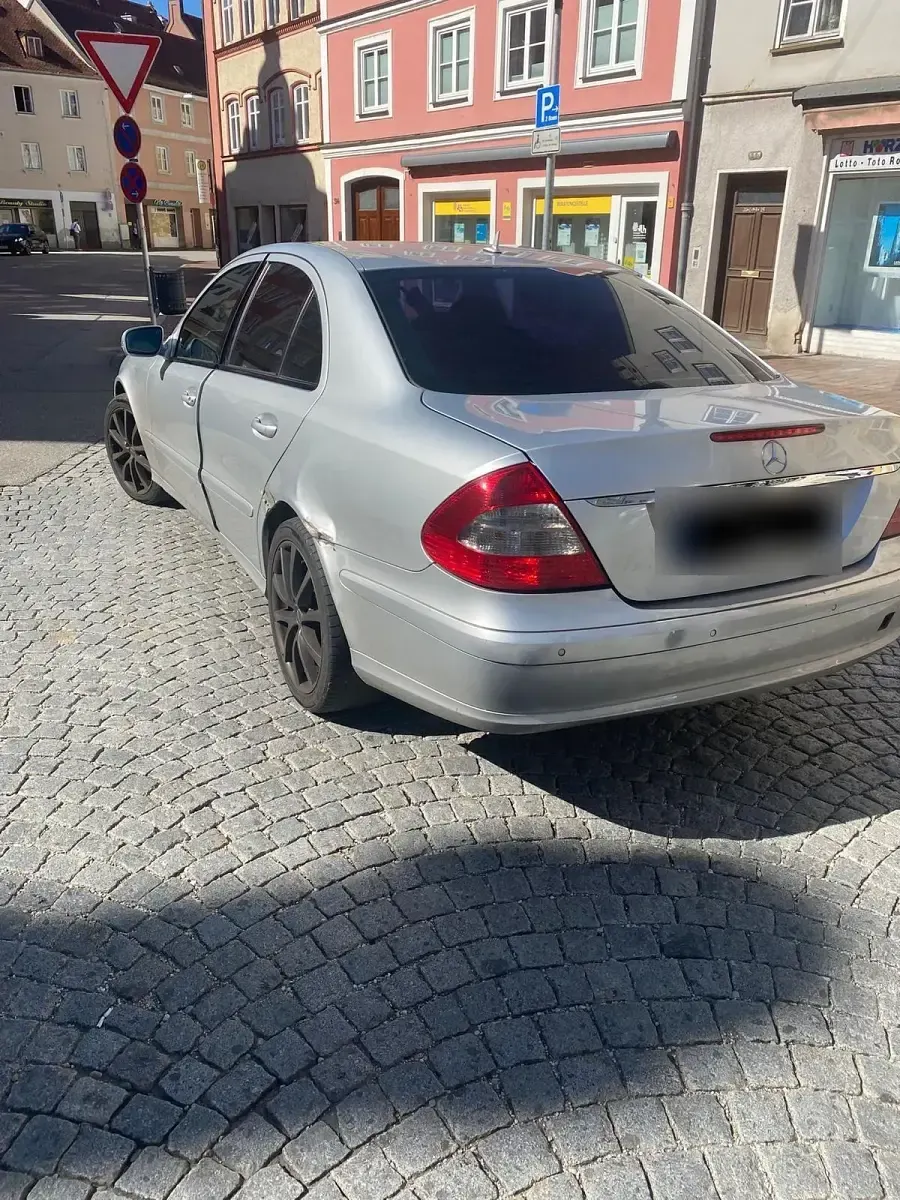 Gebraucht Mercedes E280 190 PS (139 kW) 2006 Silber Limousine