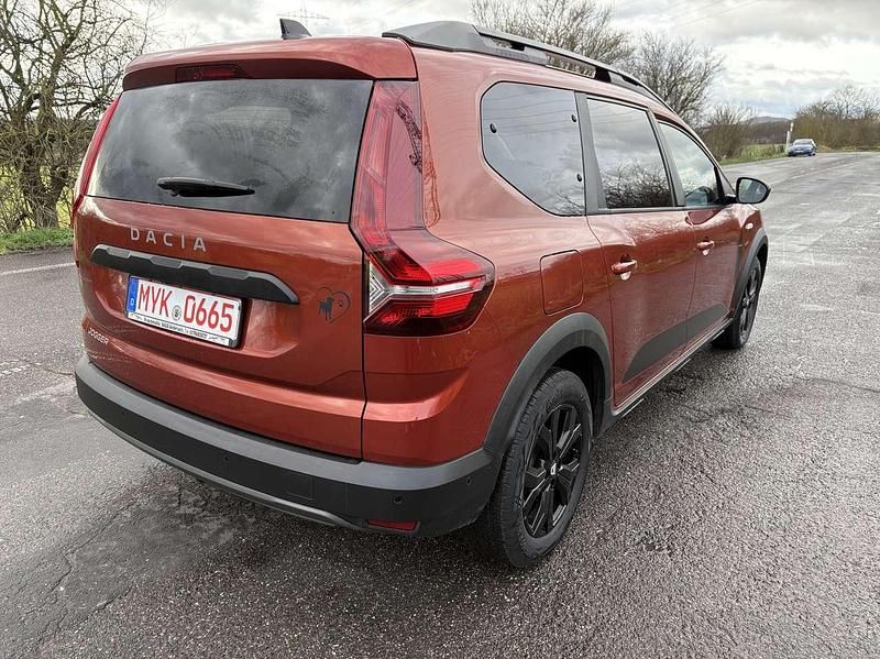 Gebraucht Dacia Jogger Extreme 110 PS (80 kW) 2022 Terrakottabraun Van / Kleinbus