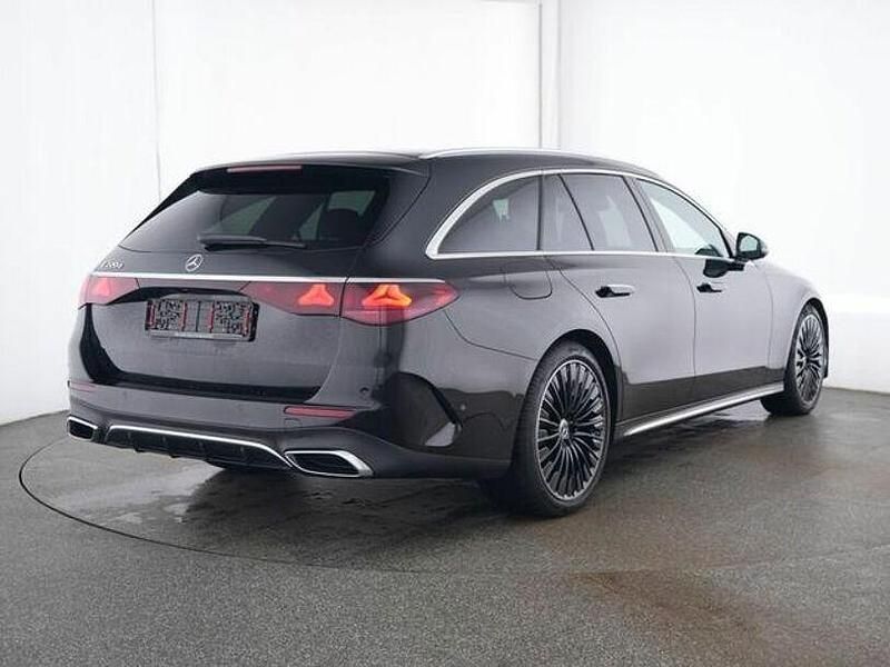 Gebraucht Mercedes E220 Advanced Plus 197 PS (144 kW) 2024 Schwarz Kombi