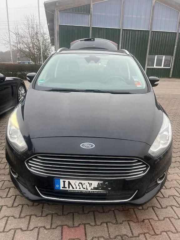 Schwarz Gebraucht 2017 Ford S-MAX Trend Van / Kleinbus | 13.000 € (Superpreis) - Bild 1/4