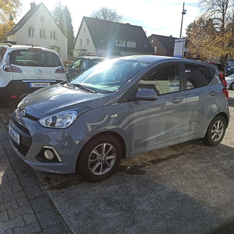 Gebraucht Hyundai i10 Style 67 PS (49 kW) 2014 Grau Kleinwagen