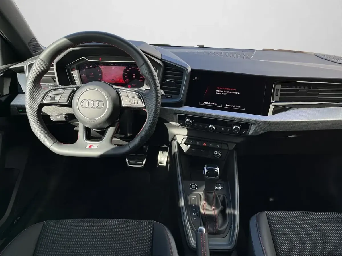 Gebraucht Audi A1 Advanced 150 PS (110 kW) 2026 Mythosschwarz metallic (metallic) SUV