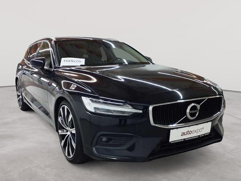 Black stone Gebraucht 2020 Volvo V60 Momentum Kombi | 18.990 € (Fairer Preis) - Bild 1/4