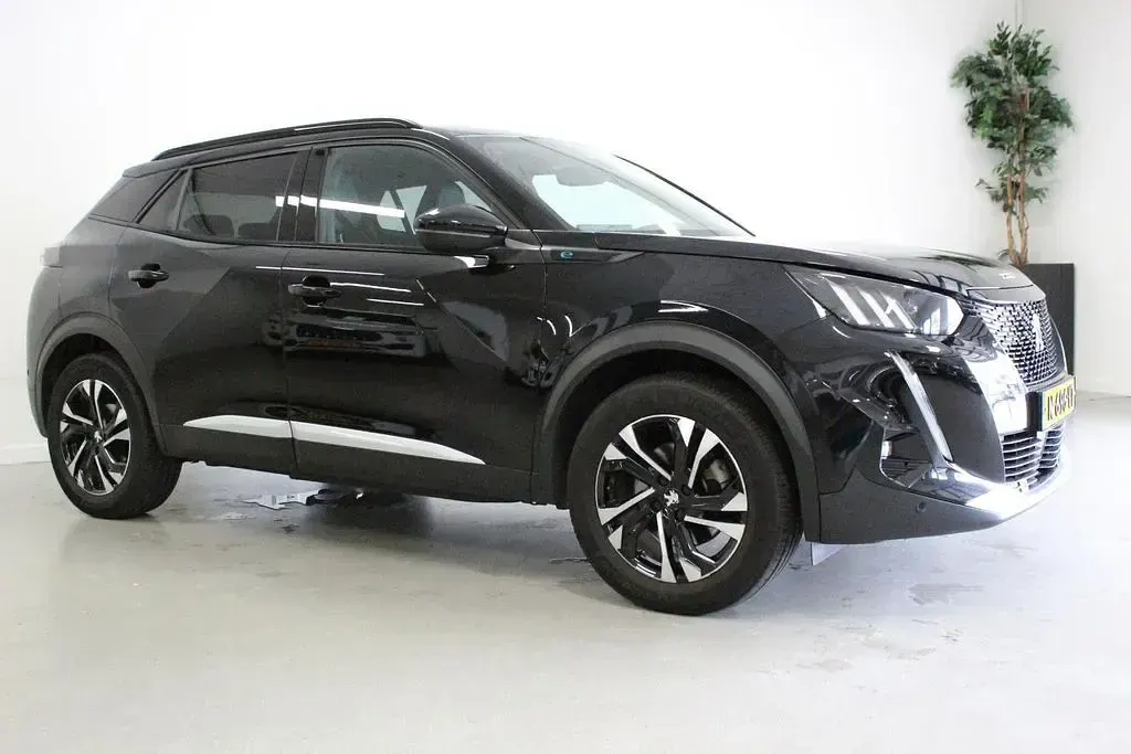 Gebraucht Peugeot e-2008 GTi 100 kW (136 PS) 2021 Schwarz SUV