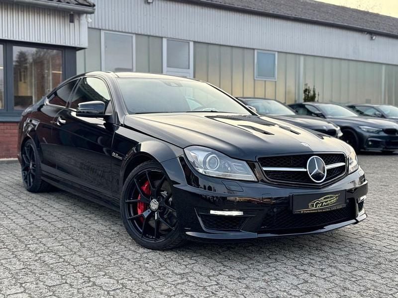 Schwarz Gebraucht 2015 Mercedes C63 AMG AMG Coupé | 41.990 € (Guter Preis) - Bild 1/4