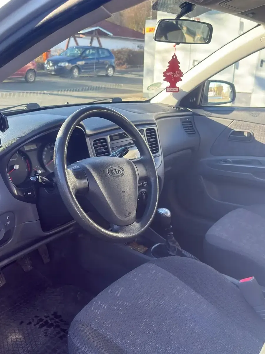 Używany Kia Rio 97 KM (71 kW) 2009 Srebrny Hatchback
