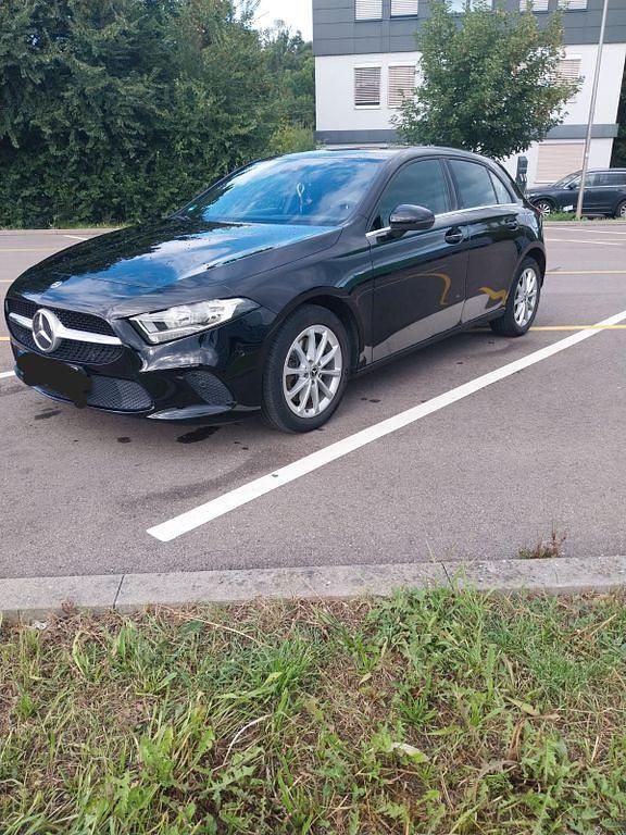 Schwarz Gebraucht 2020 Mercedes A250 Limousine | 20.699 € (Superpreis) - Bild 1/4