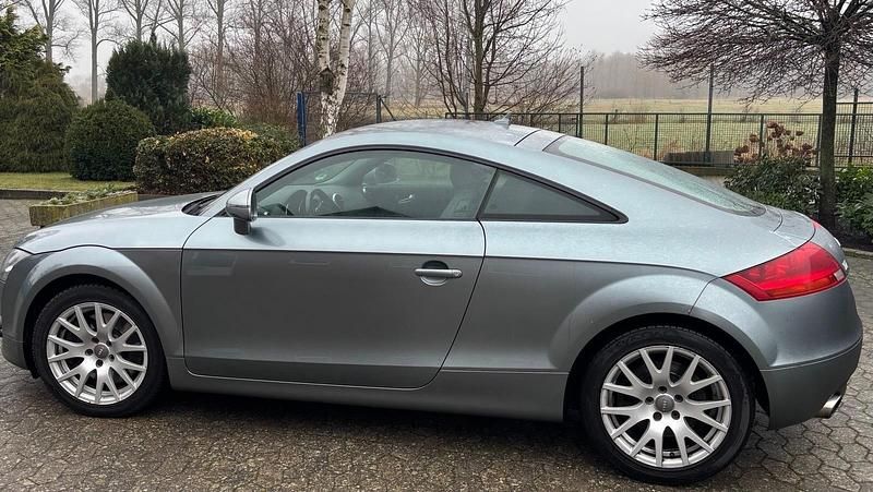 Grau Gebraucht 2006 Audi TT Coupé | 9.999 € - Bild 1/2