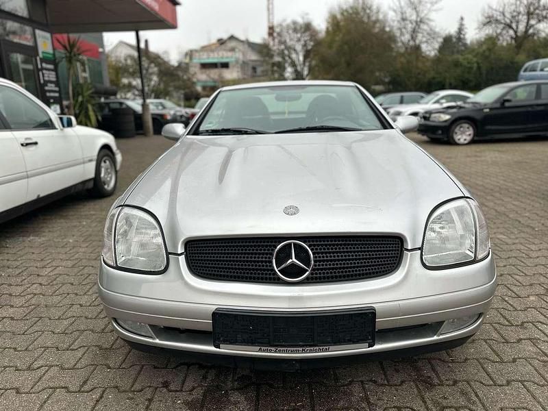 Gebraucht Mercedes SLK230 193 PS (141 kW) 1999 Silber Cabrio