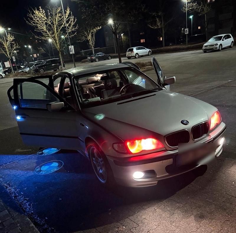 Gebraucht BMW 320 150 PS (110 kW) 2003 Silber Limousine