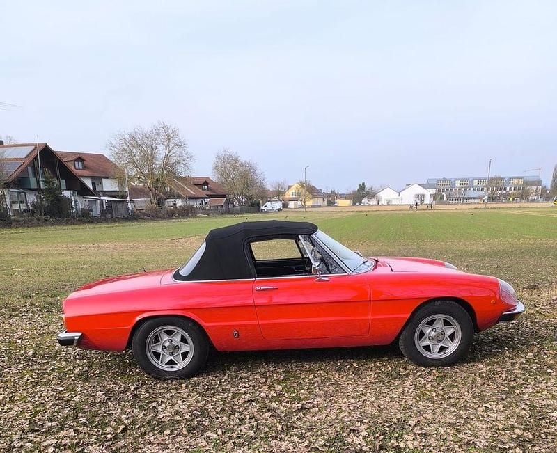 Gebraucht Alfa Romeo Spider 103 PS (75 kW) 1976 Rot Cabrio
