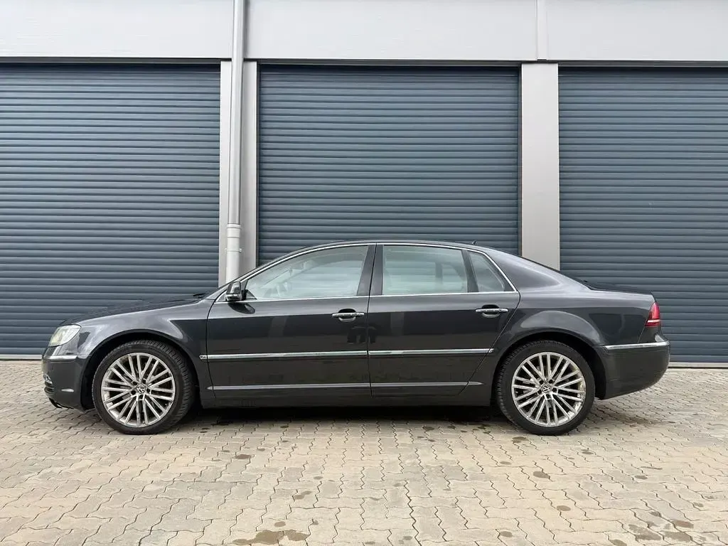 Gebraucht VW Phaeton 239 PS (175 kW) 2013 Grau Limousine
