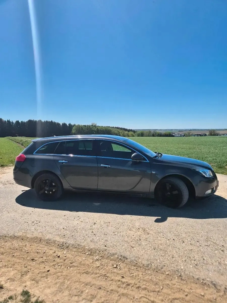Gebraucht Opel Insignia 160 PS (117 kW) 2011 Grau Kombi