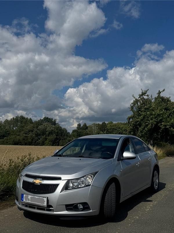 Silber Gebraucht 2011 Chevrolet Cruze LTZ Limousine | 5.000 € (Fairer Preis) - Bild 1/4