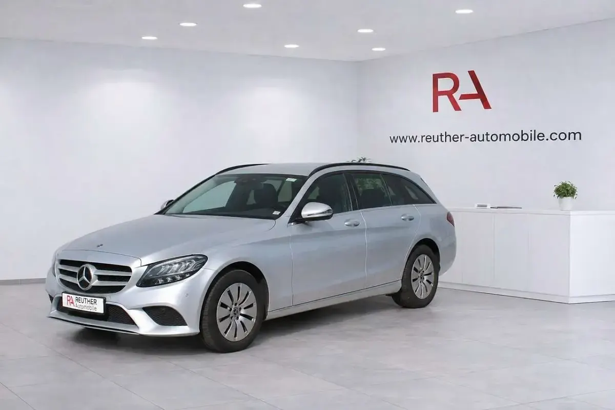 Second-hand Mercedes C220 194 CP (142 kW) 2020 Argintiu Break