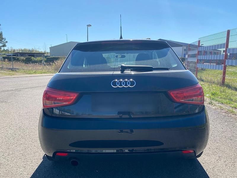 Second-hand Audi A1 85 CP (62 kW) 2011 Negru Hatchback