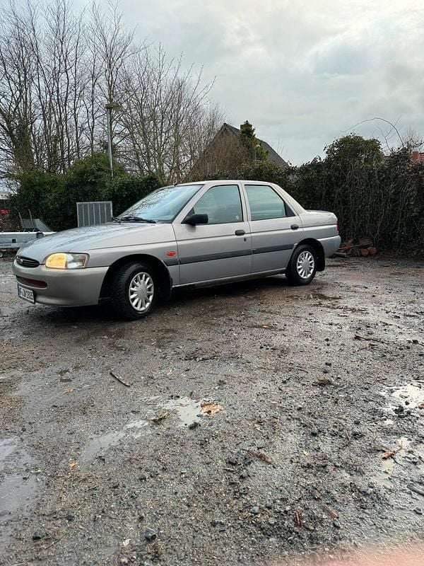 Gebraucht 1996 Ford Escort Limousine | 990 € - Bild 1/4
