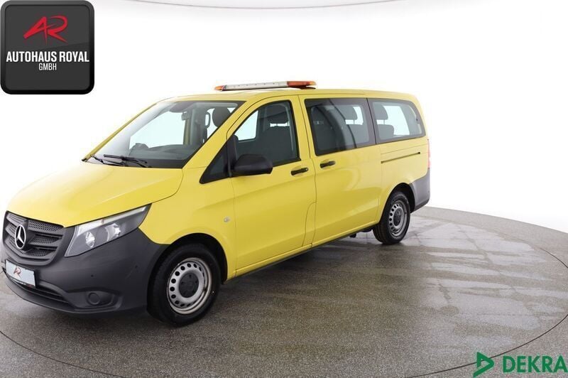 Gelb Gebraucht 2021 Mercedes Vito Van / Kleinbus | 27.880 € (Superpreis) - Bild 1/4